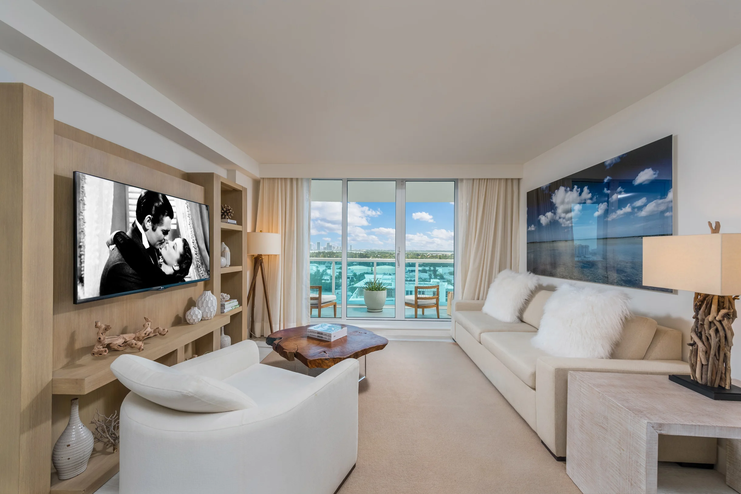 Condo in Miami Beach property photo 5