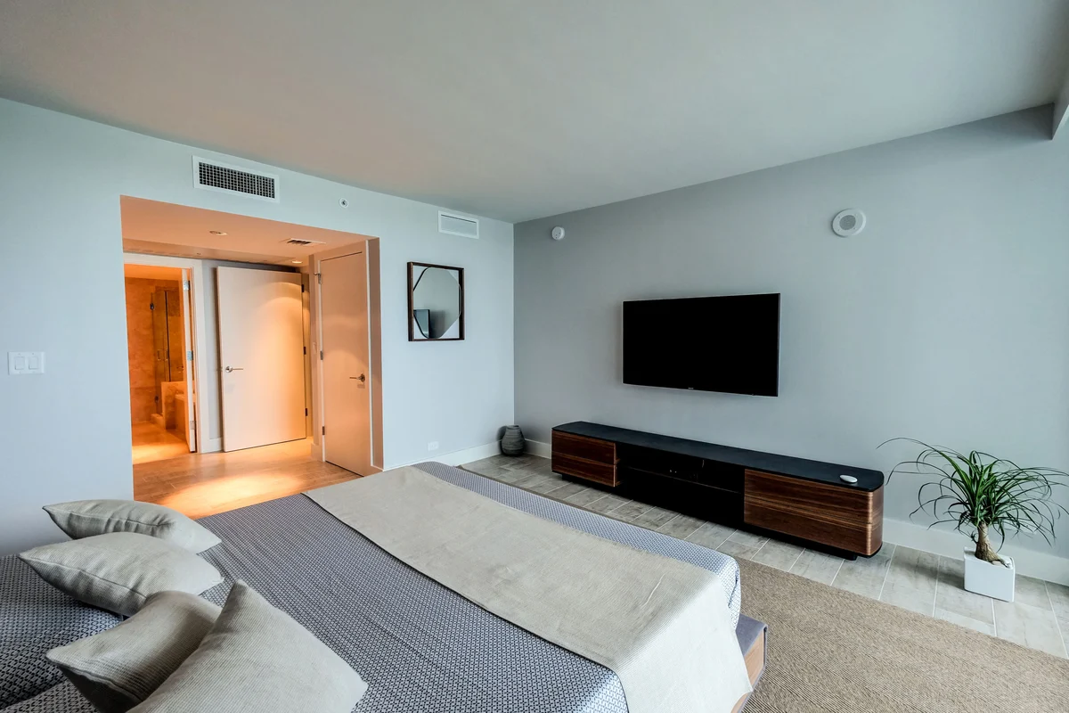 Bedroom 1 image 1