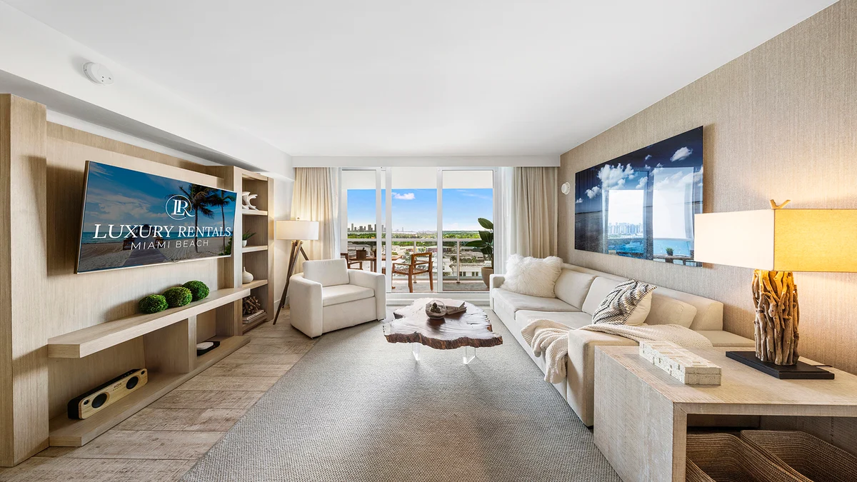 Condo in Miami Beach property photo 2