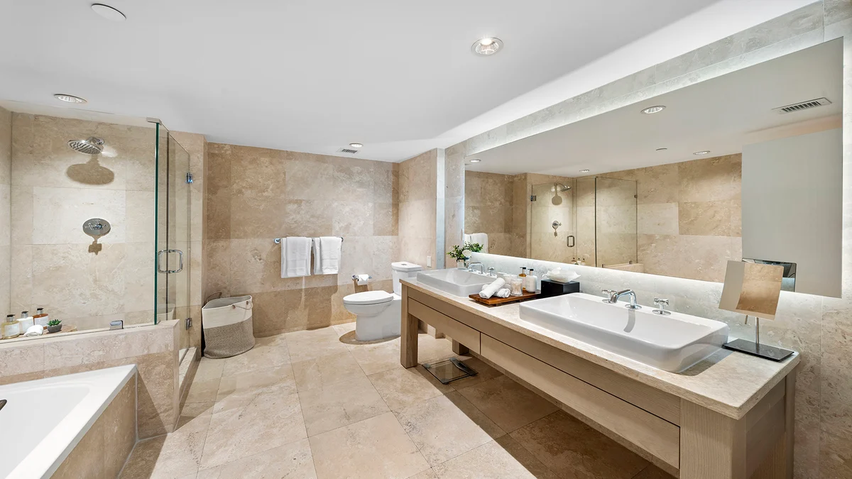 Bathroom 2 image 1