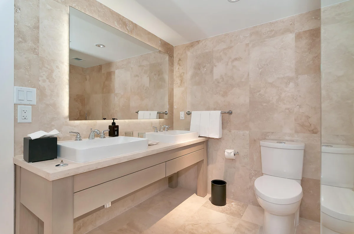Condo in Miami Beach property photo 4