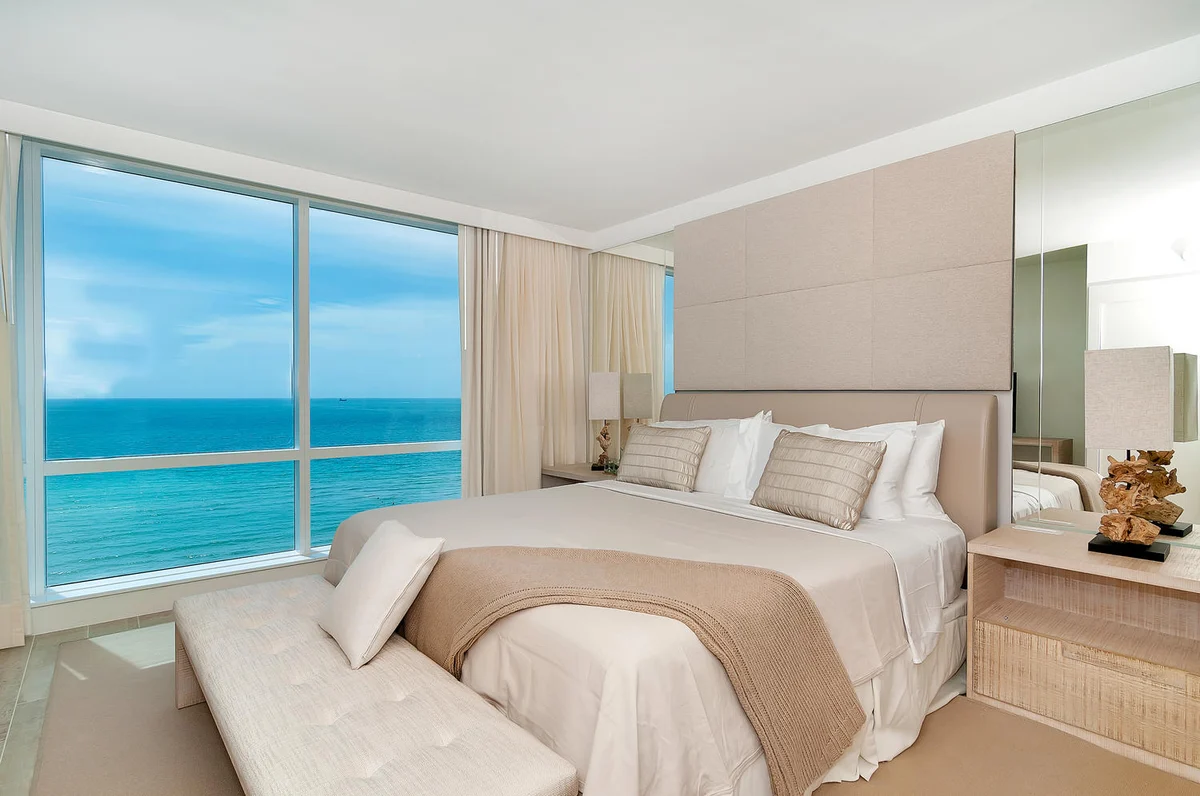 Condo in Miami Beach property photo 2