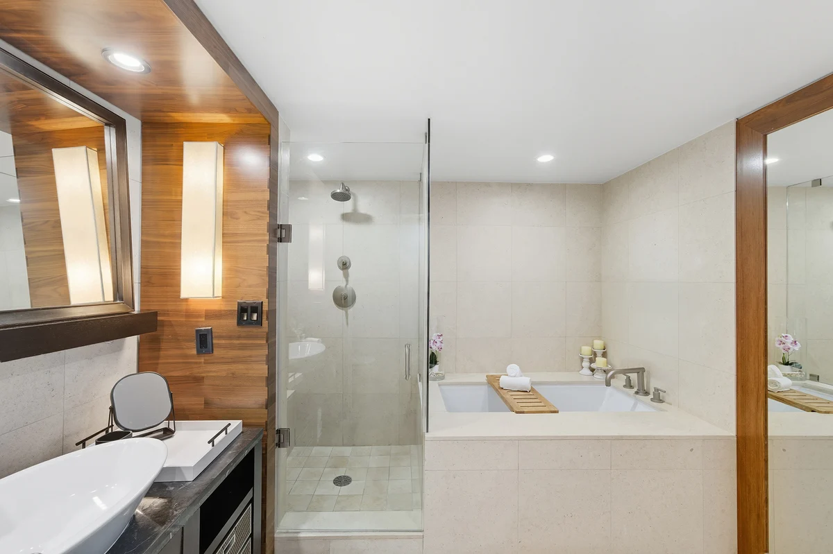 Bathroom 2 image 1
