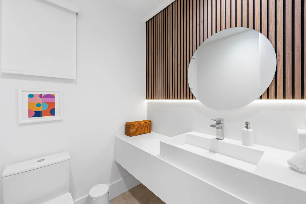Bathroom 2 image 1