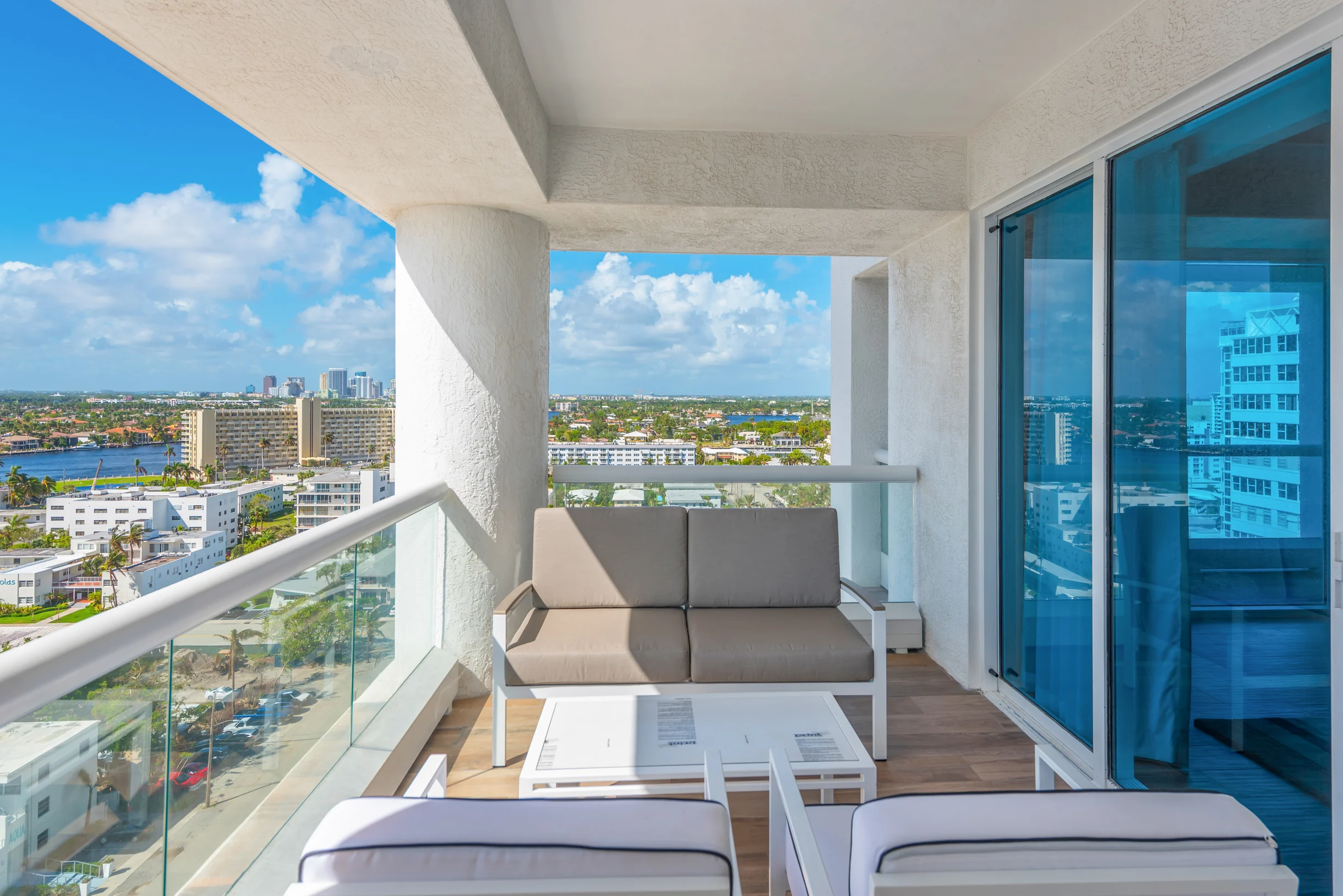 Condo in Fort Lauderdale property photo 4