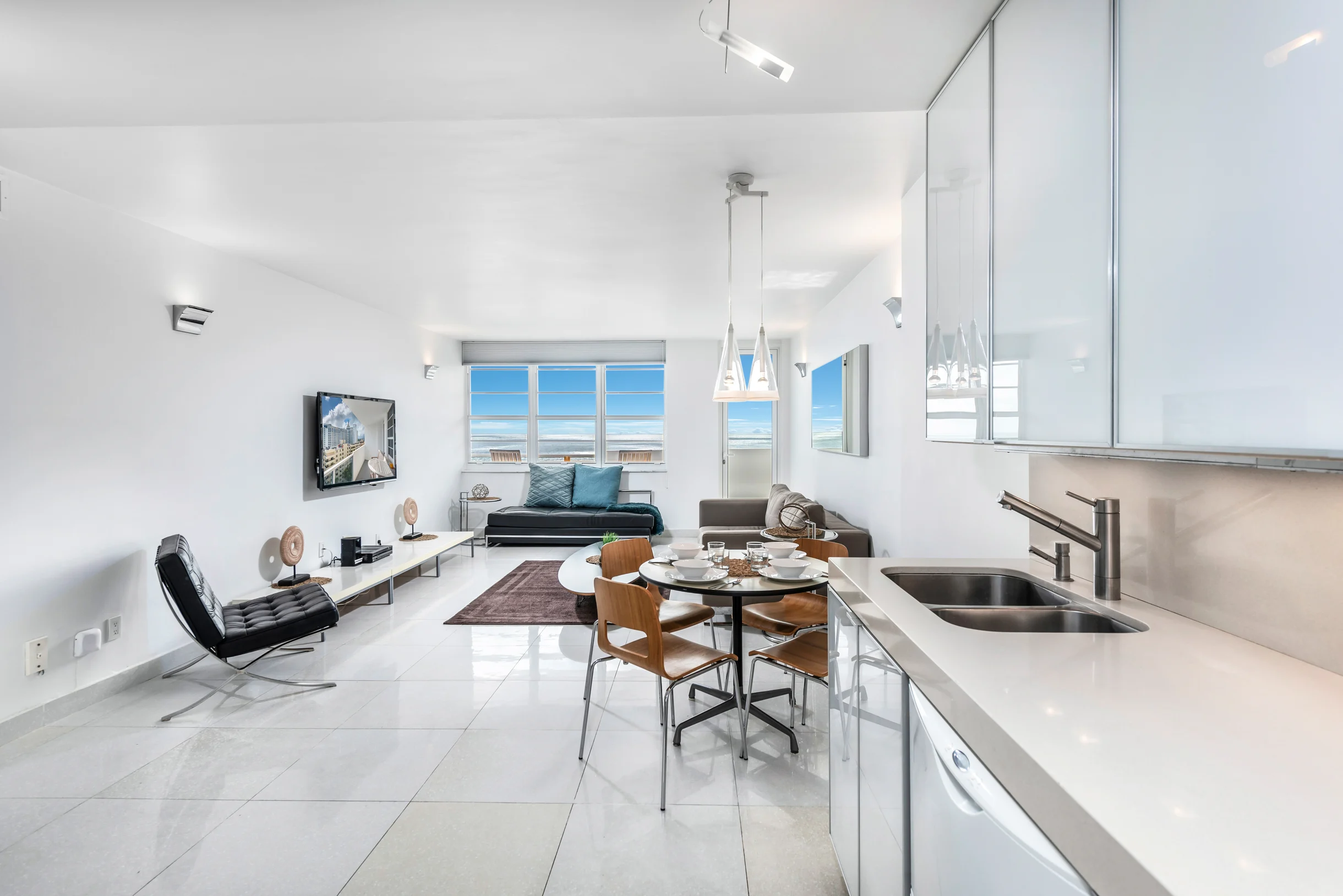 Condo in Miami Beach property photo 3