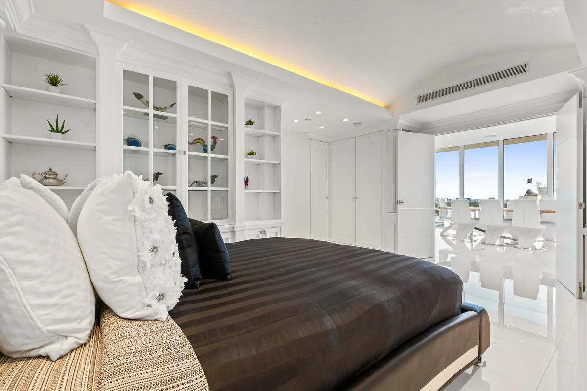 Bedroom 1 image 1