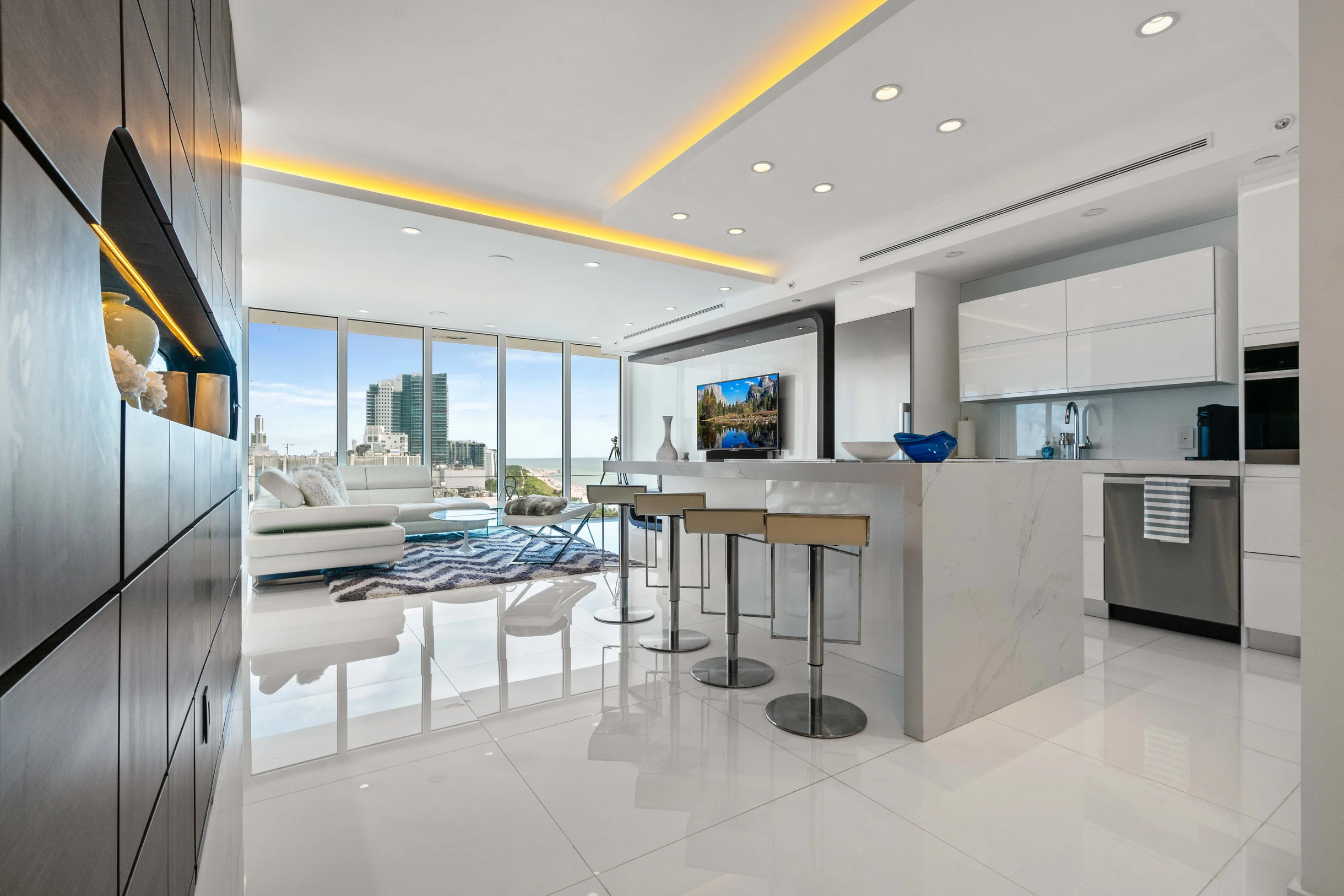 Home in Miami Beach property photo 2
