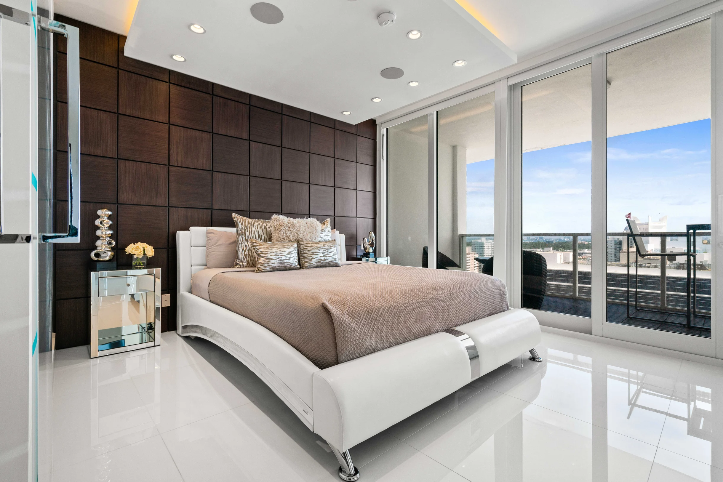 Home in Miami Beach property photo 4