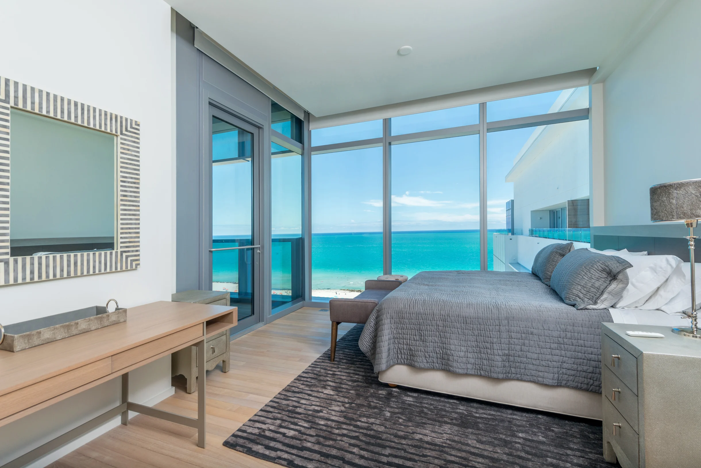 Condo in Miami Beach property photo 2