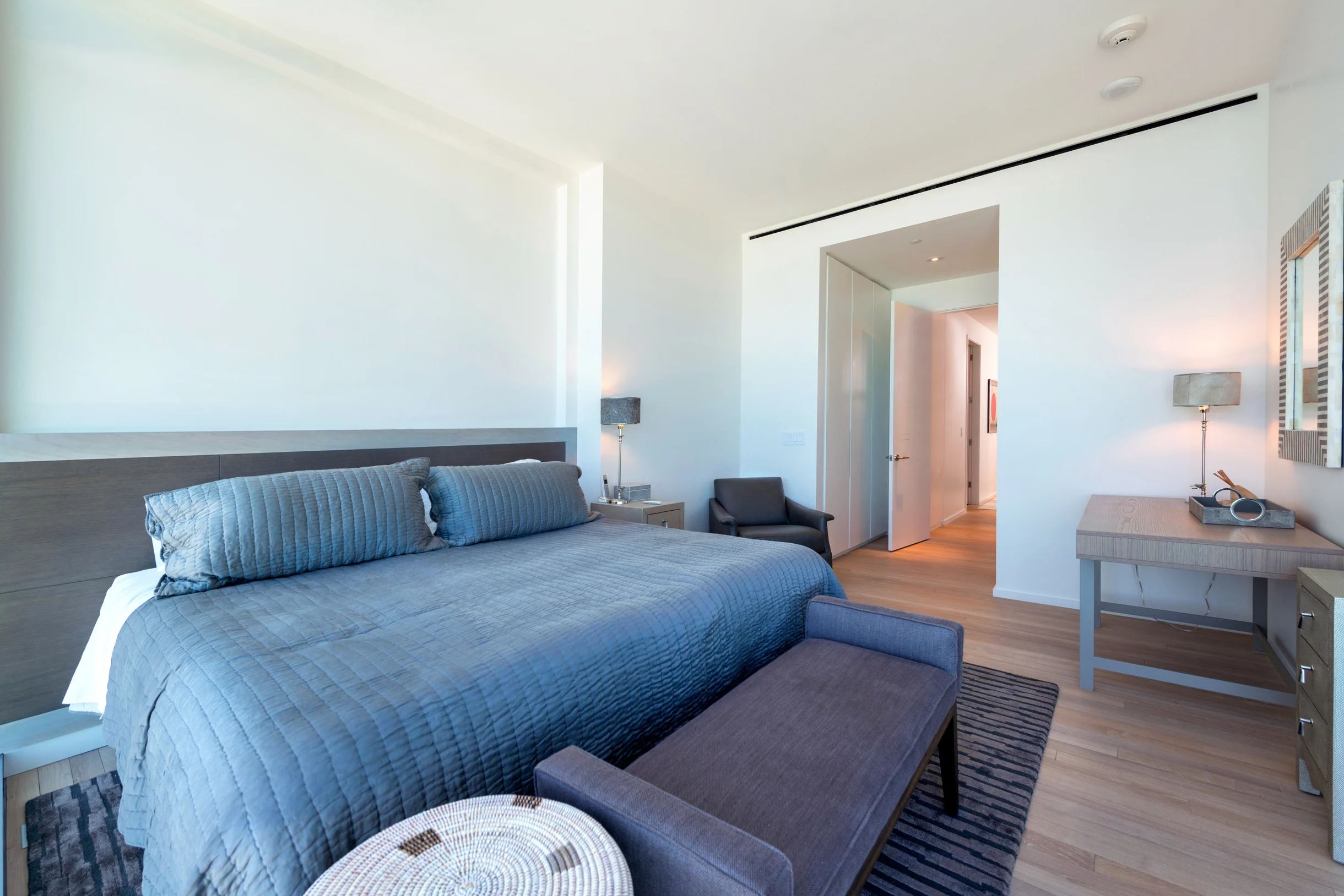 Condo in Miami Beach property photo 3