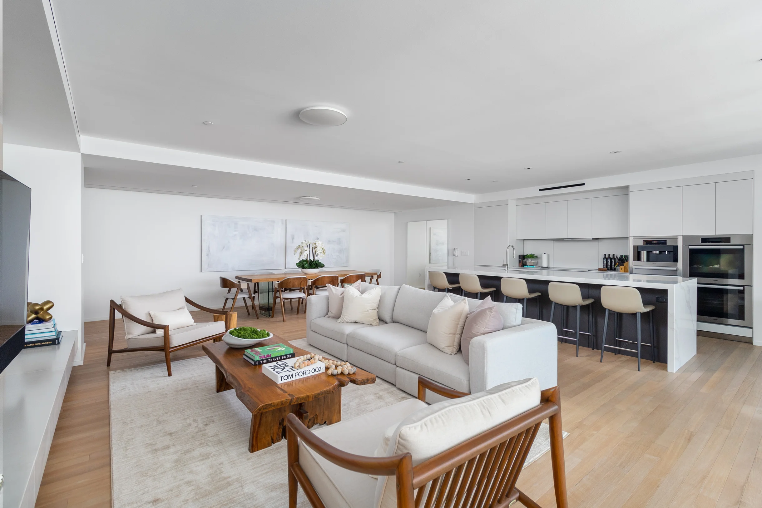 Condo in Miami Beach property photo 4