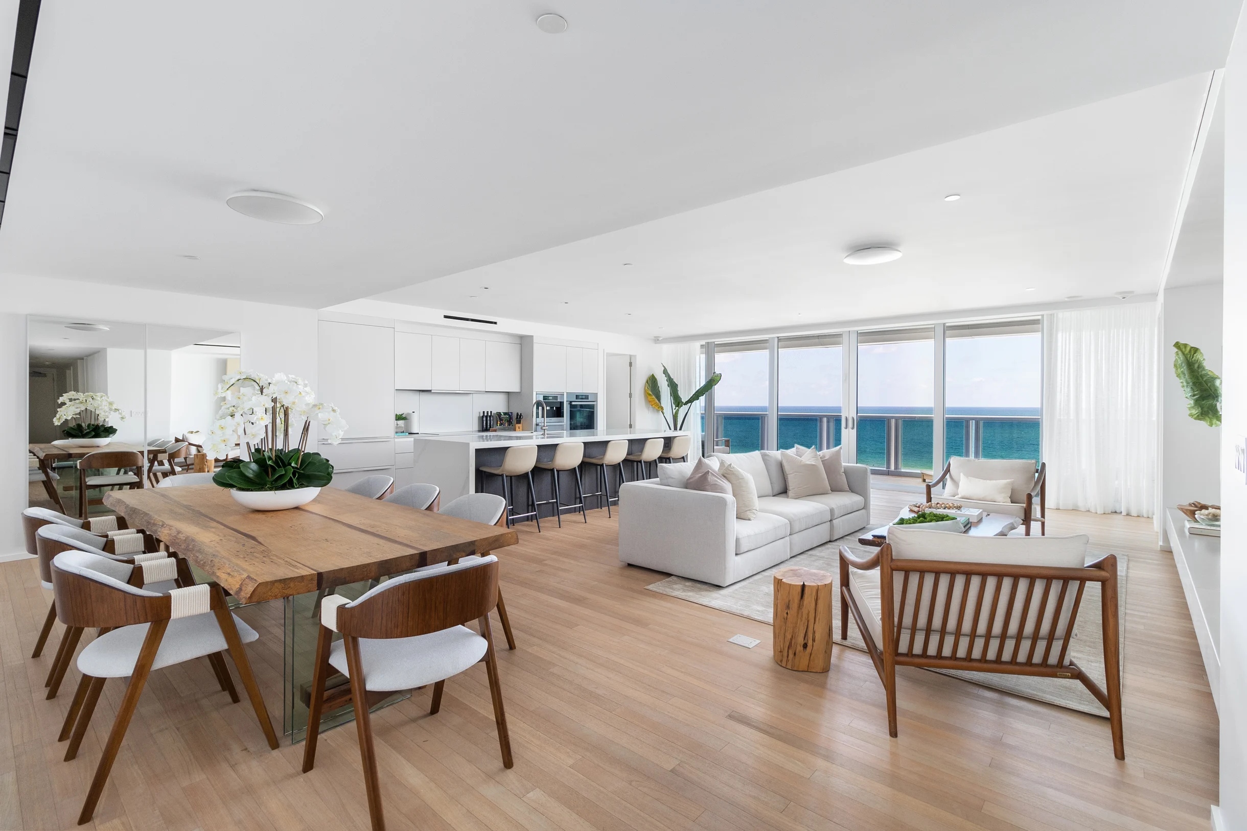 Condo in Miami Beach property photo 1