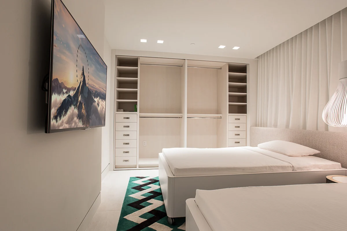 Condo in Miami Beach property photo 4