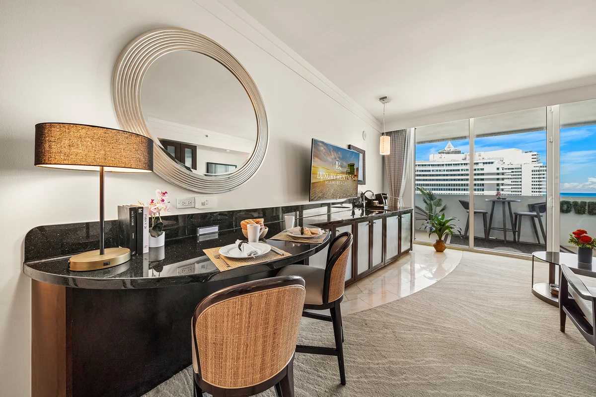 Condo in Miami Beach property photo 3