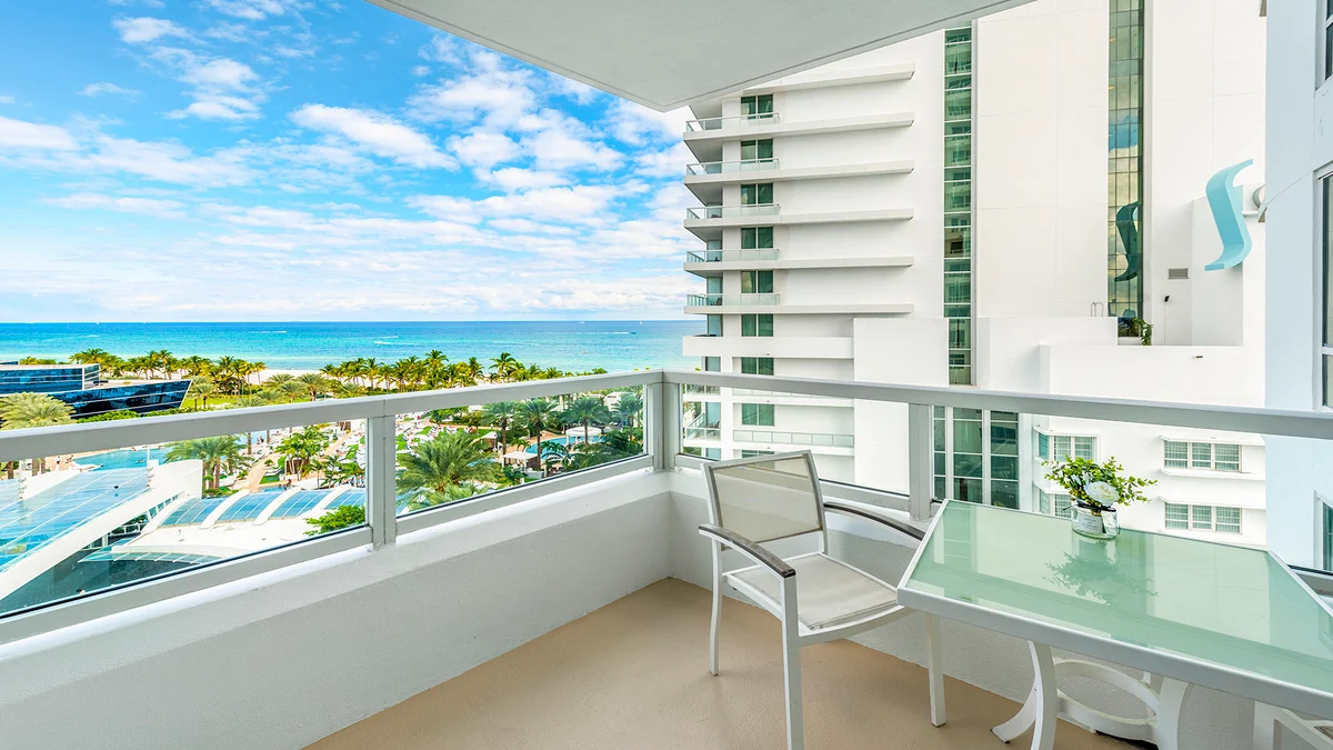 Condo in Miami Beach property photo 5