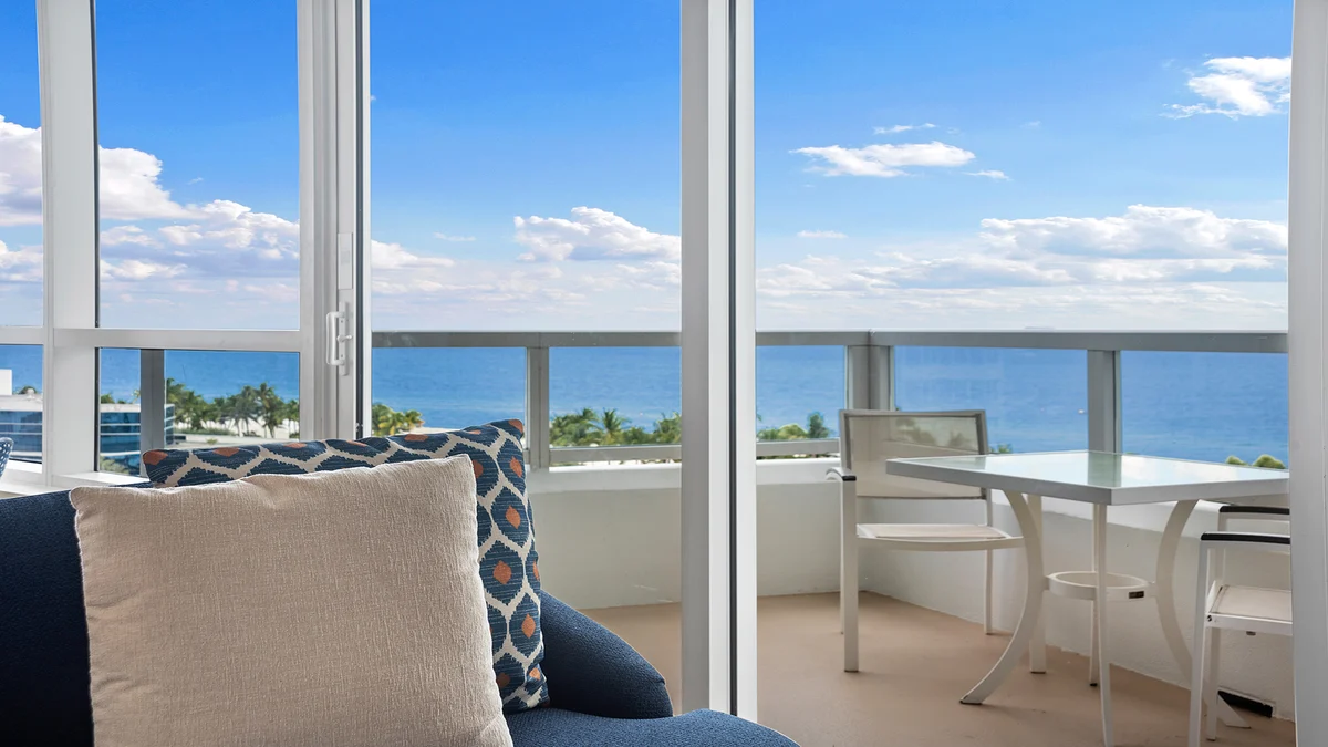 Condo in Miami Beach property photo 4