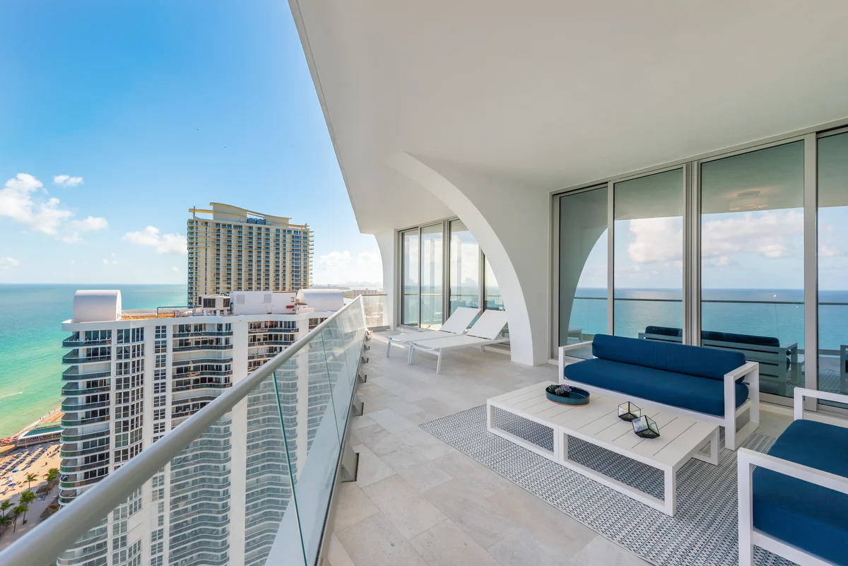 Condo in North Miami Beach property photo 5