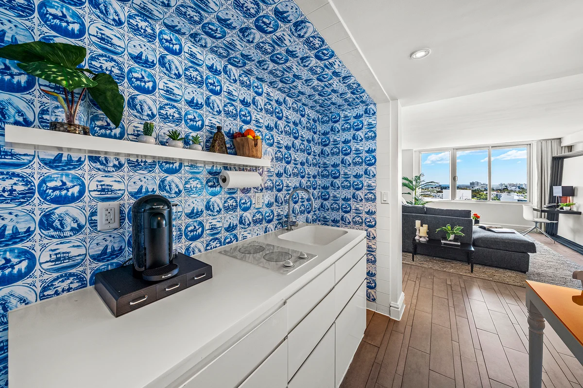 Condo in Miami Beach property photo 3