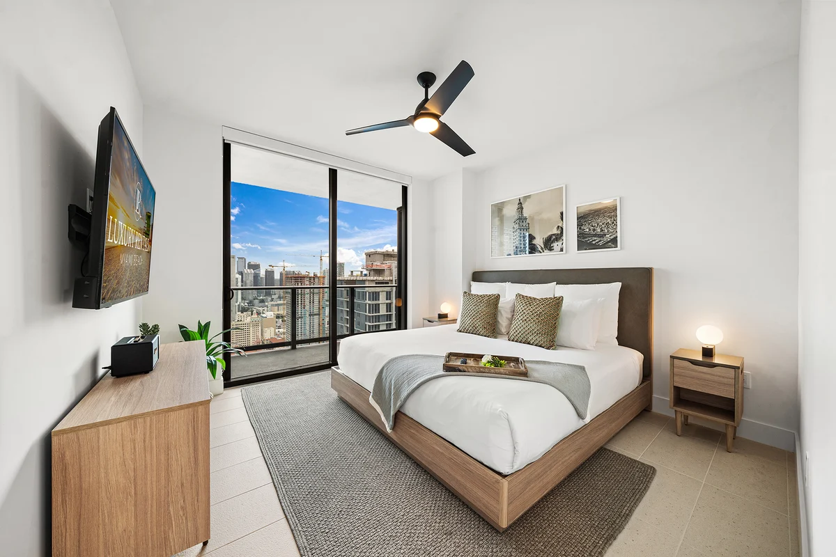 Condo in Miami property photo 2
