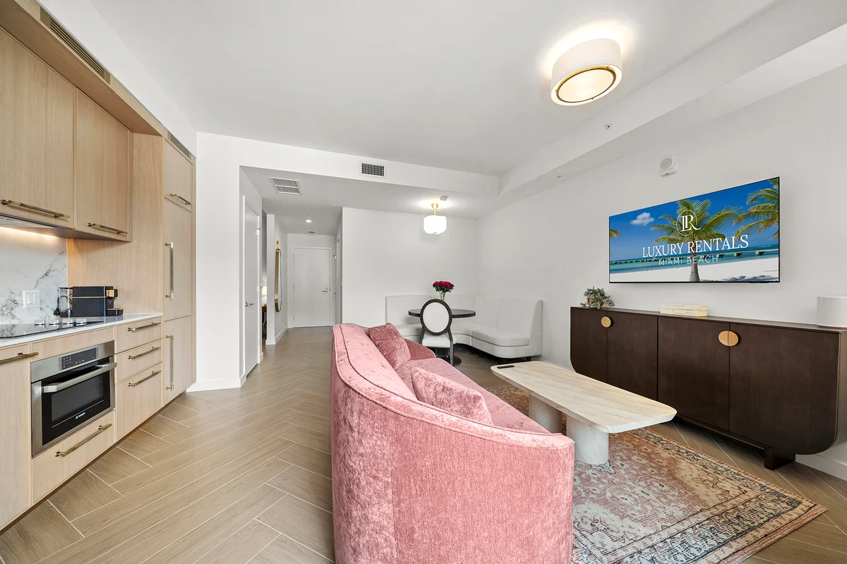 Condo in Miami property photo 2