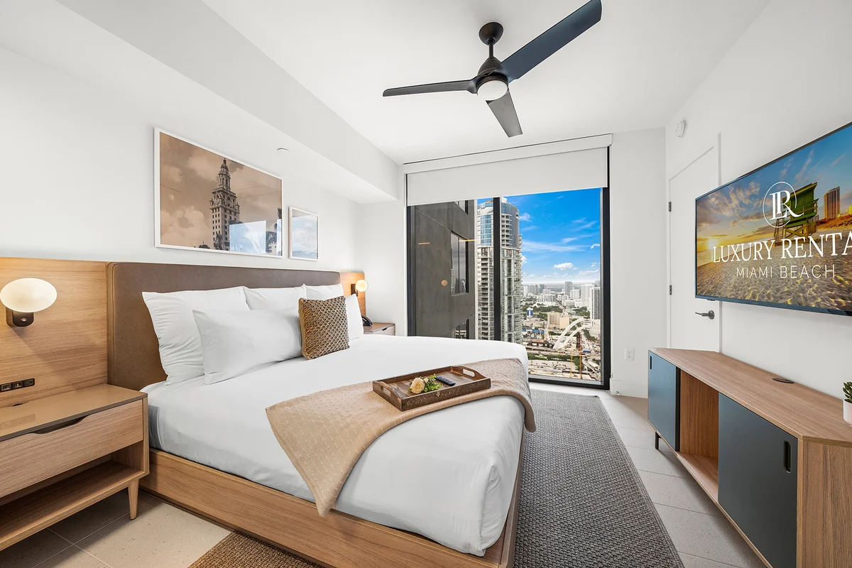 Condo in Miami property photo 2