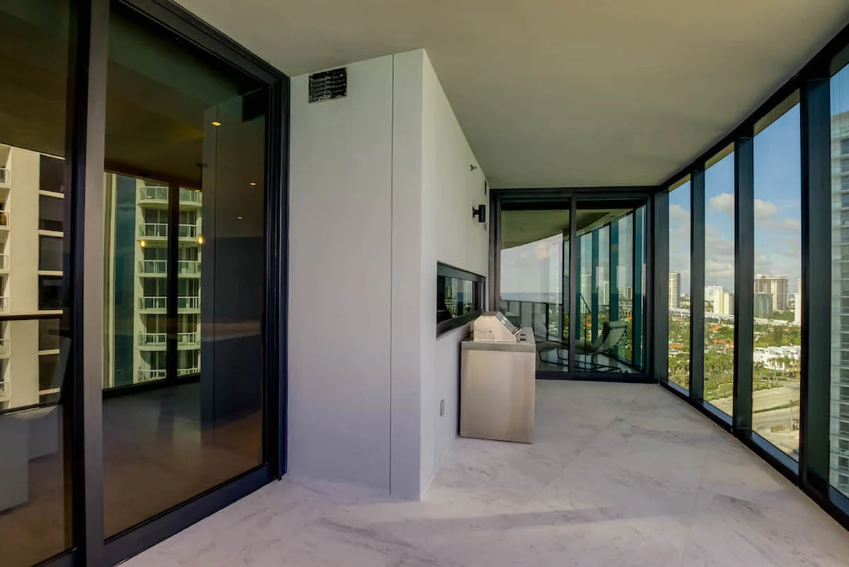 Condo in Sunny Isles Beach property photo 5