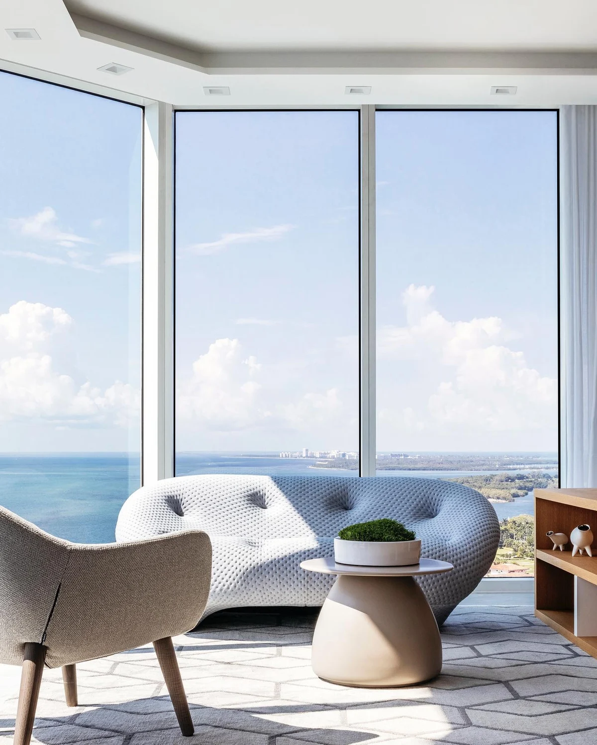 Condo in Miami Beach property photo 4