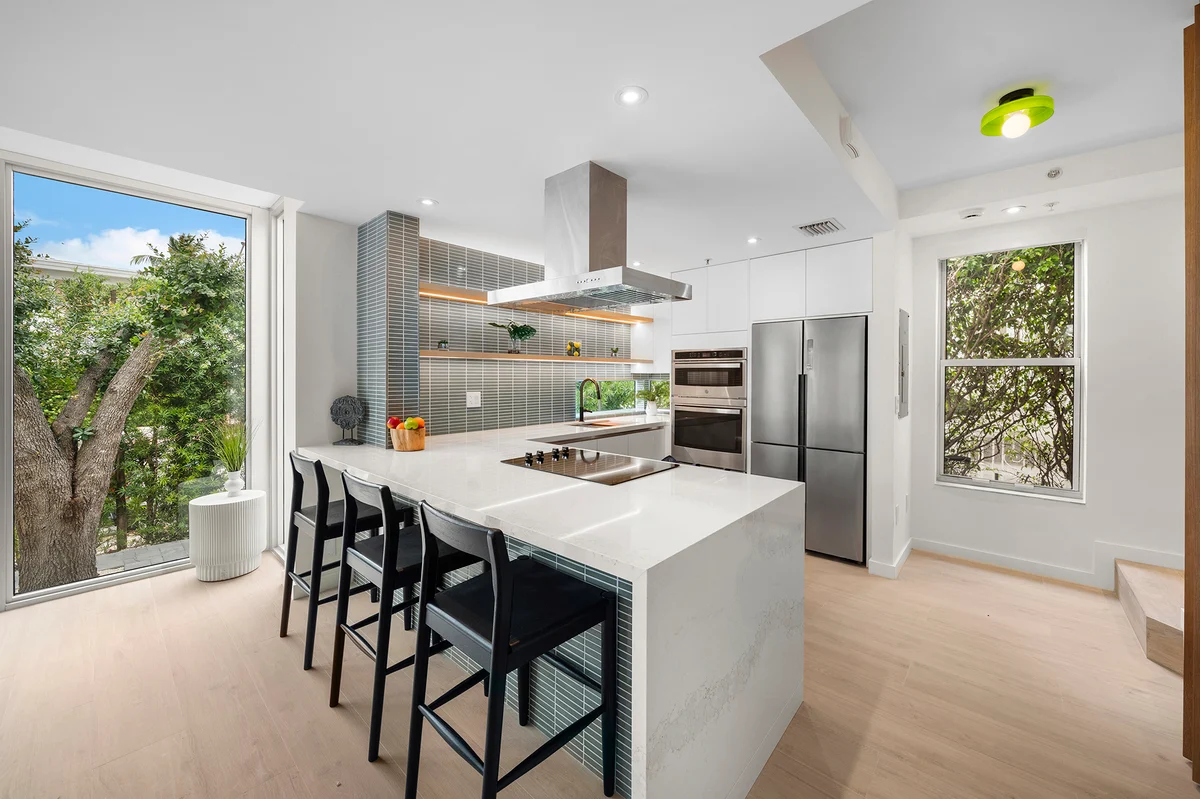 Home in Miami Beach property photo 2