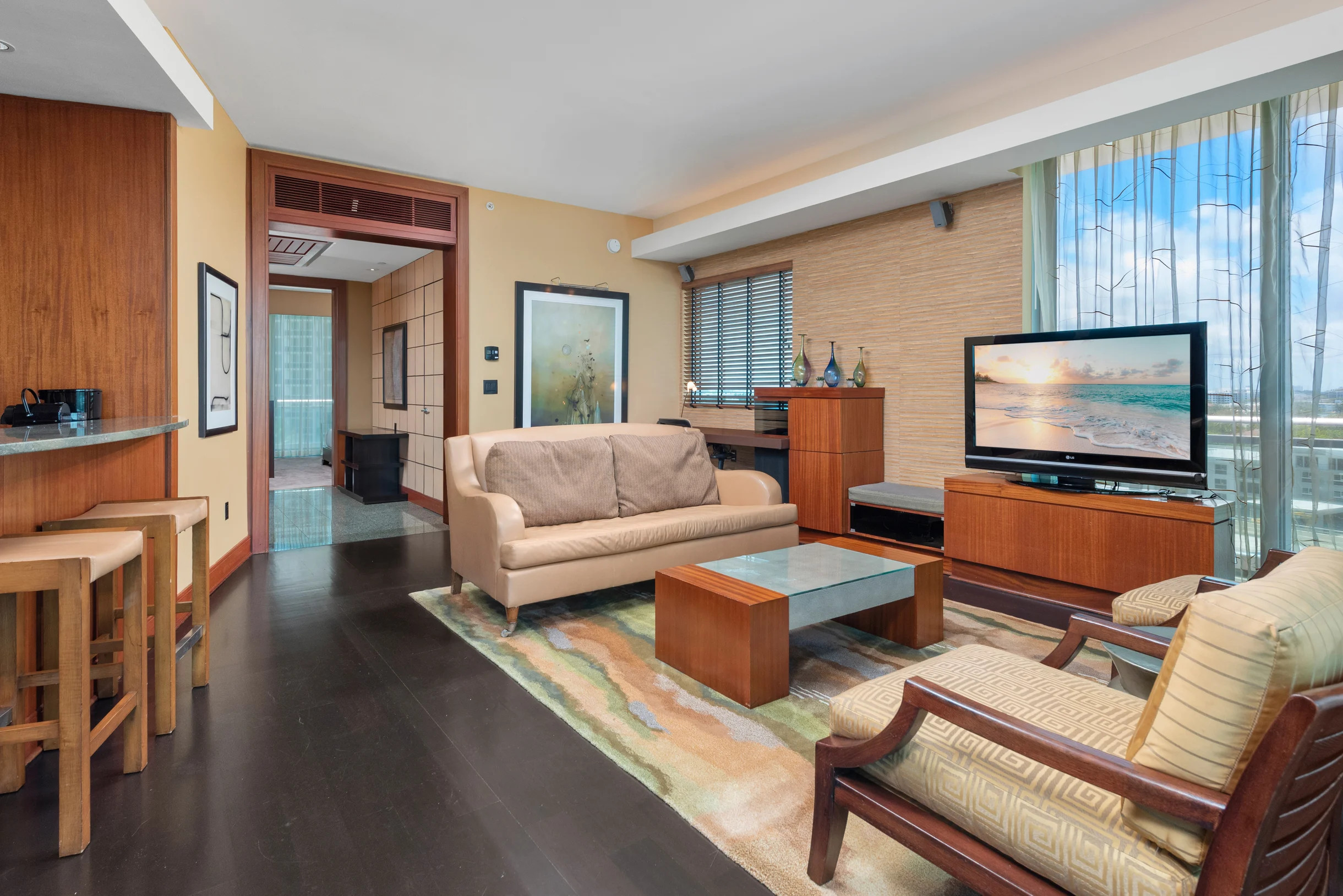 Condo in Bal Harbour property photo 4