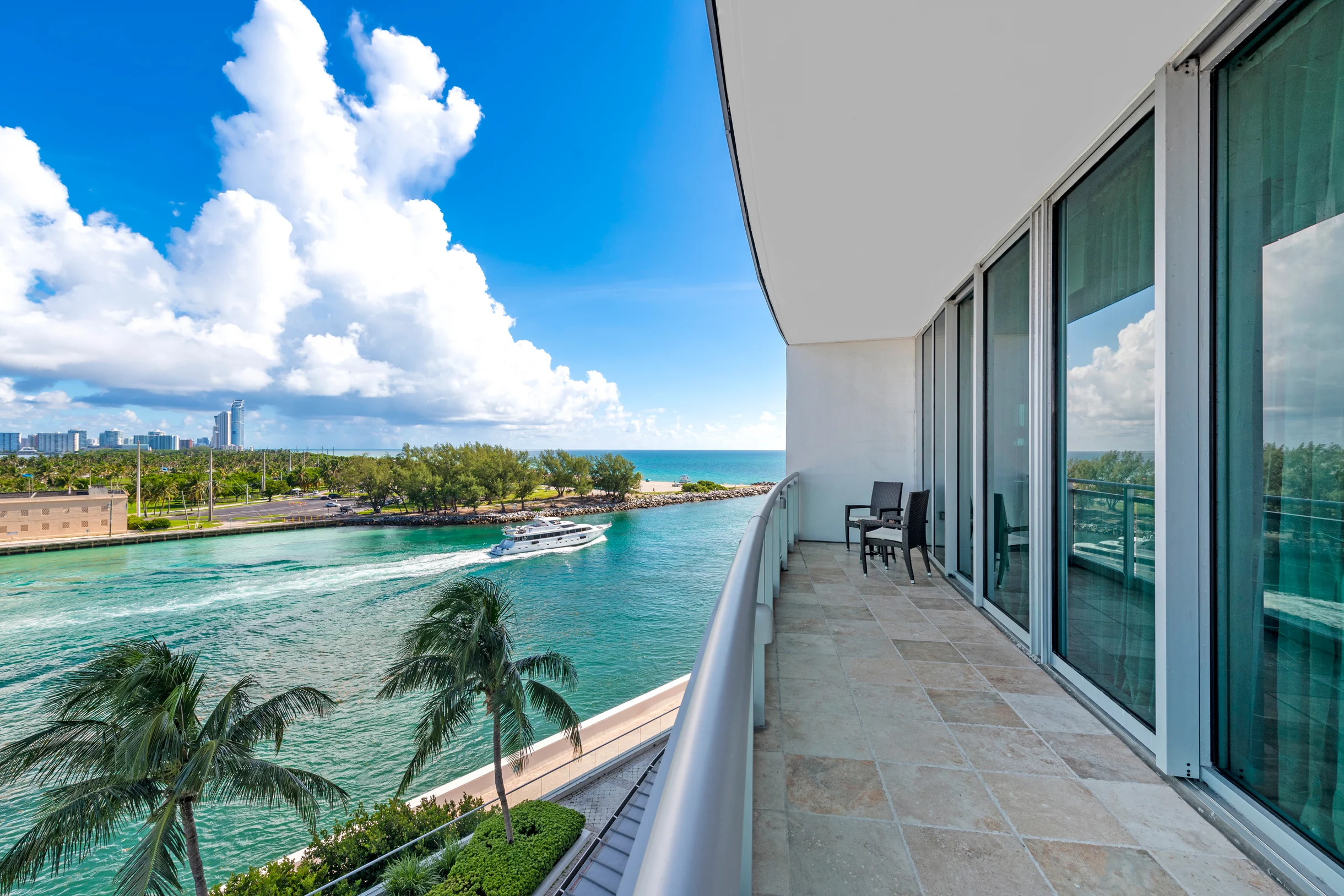 Condo in Bal Harbour property photo 3