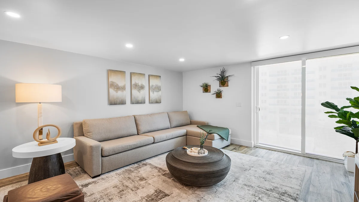 Condo in Miami Beach property photo 4
