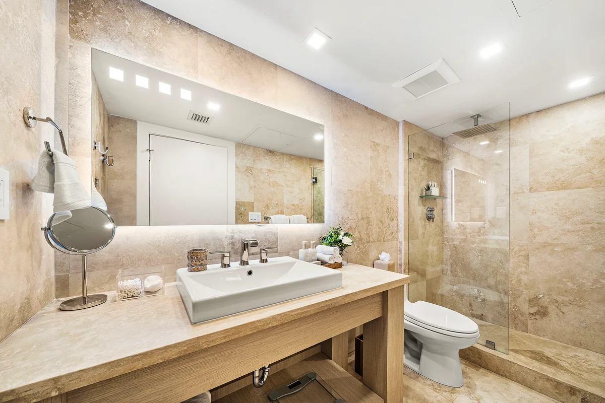 Condo in Miami Beach property photo 4