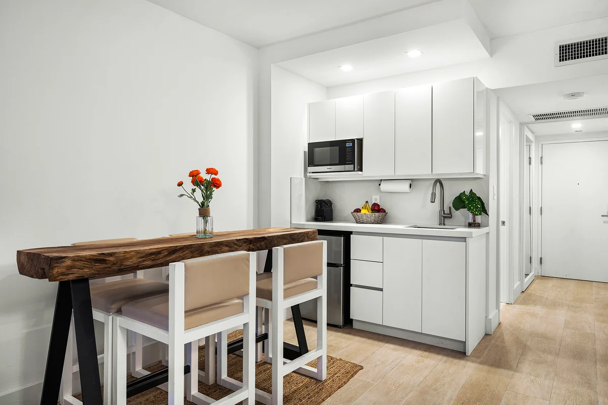 Condo in Miami Beach property photo 3