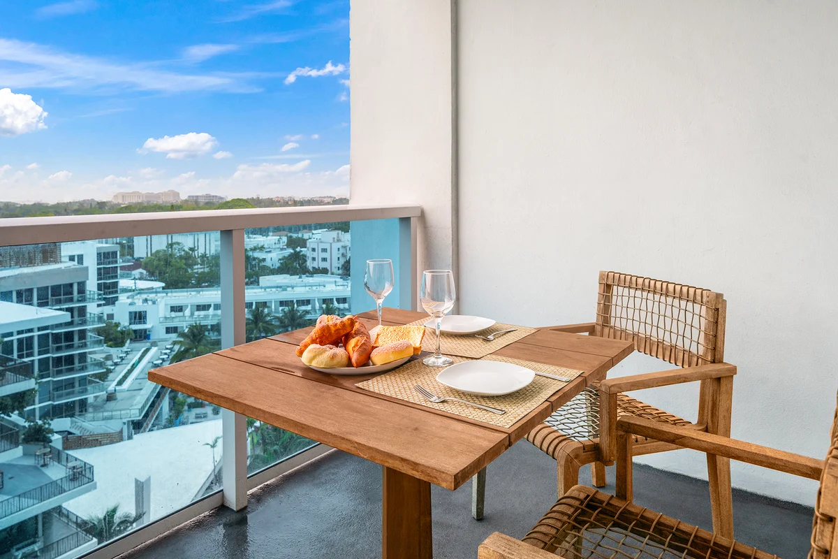 Condo in Miami Beach property photo 5