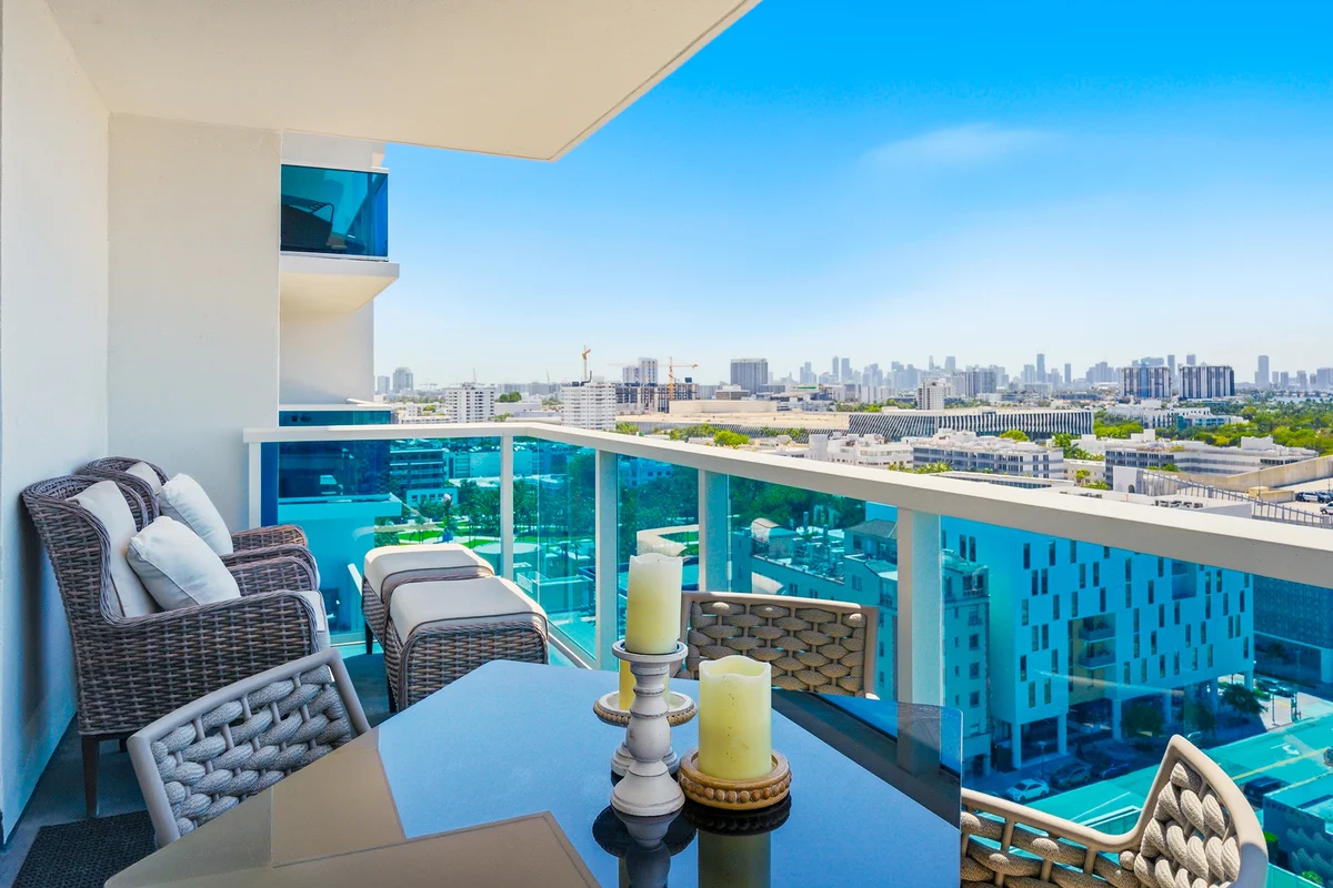 Condo in Miami Beach property photo 5
