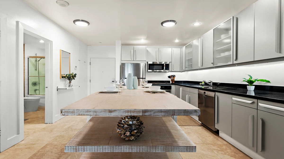 Condo in Miami Beach property photo 4