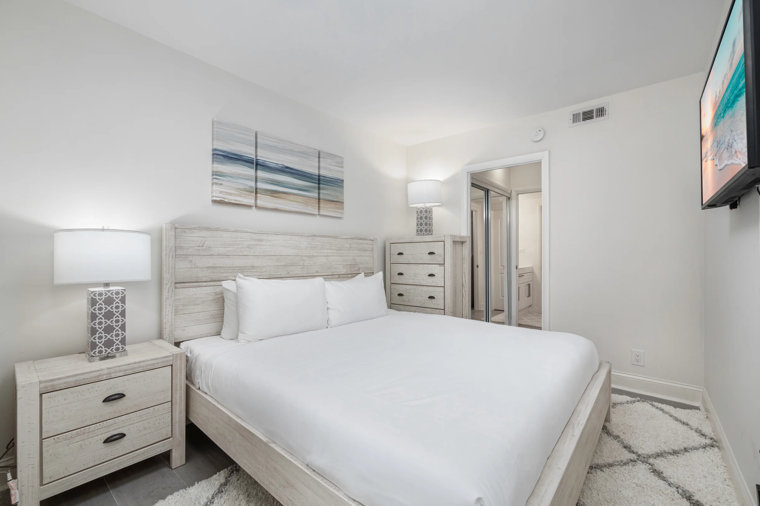 Condo in Miami Beach property photo 2