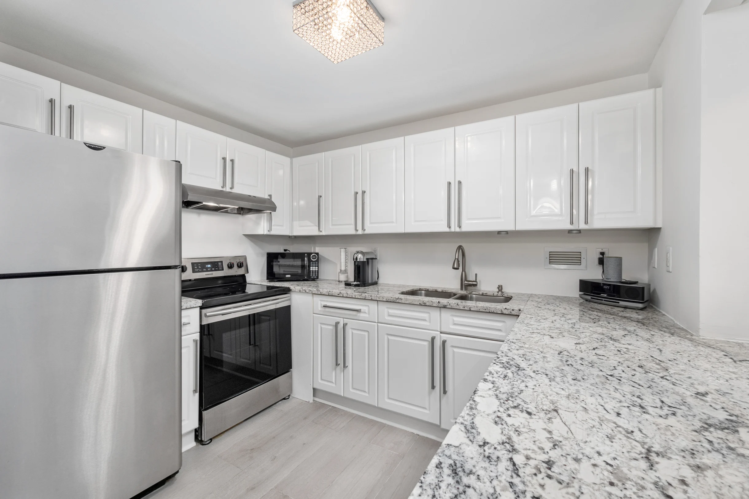 Condo in Miami Beach property photo 3