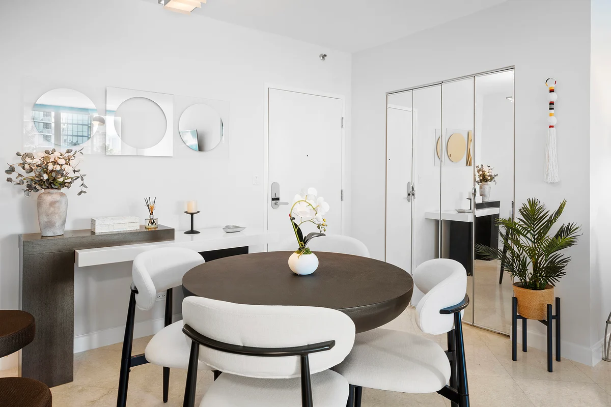 Condo in Miami Beach property photo 4