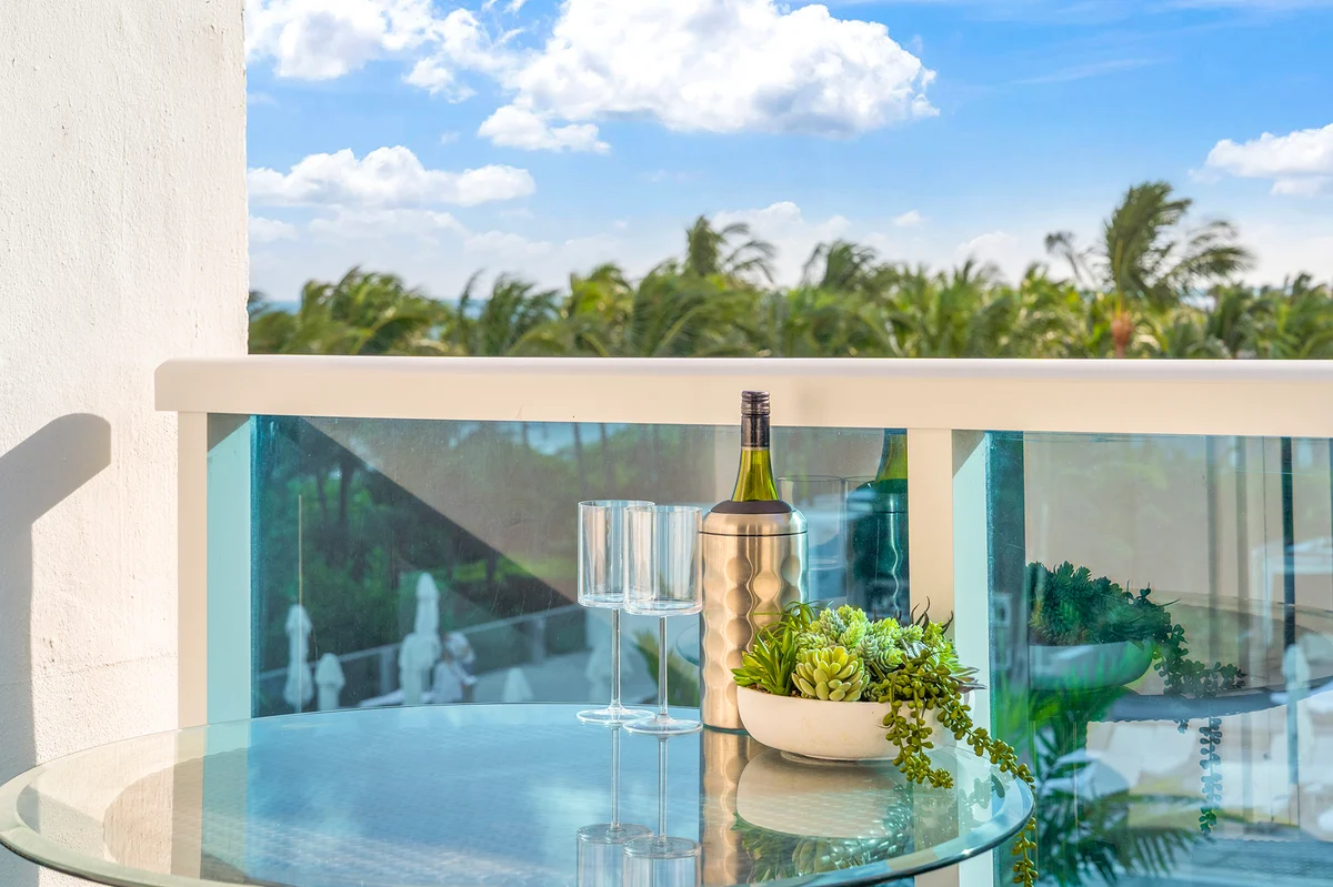Condo in Miami Beach property photo 5