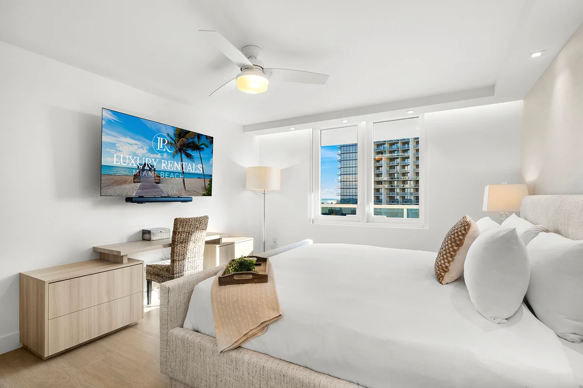 Condo in Miami Beach property photo 2