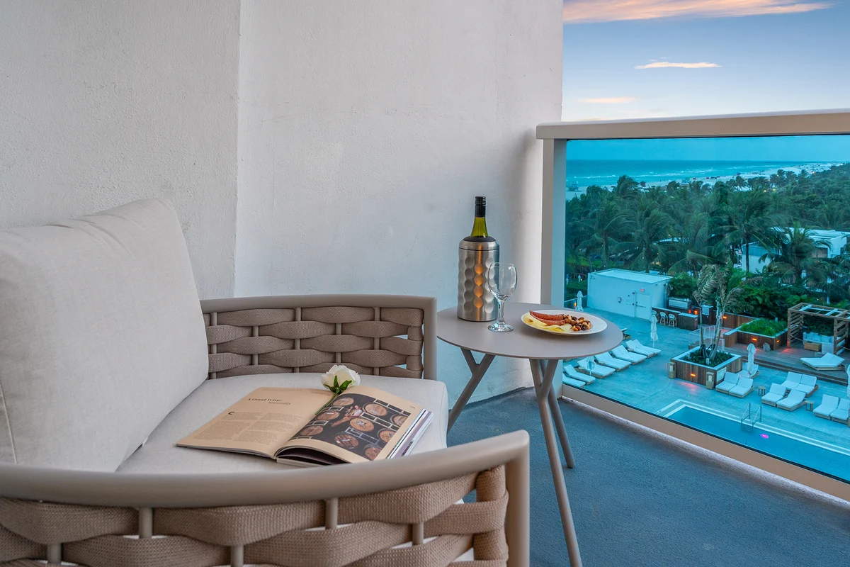 Condo in Miami Beach property photo 5