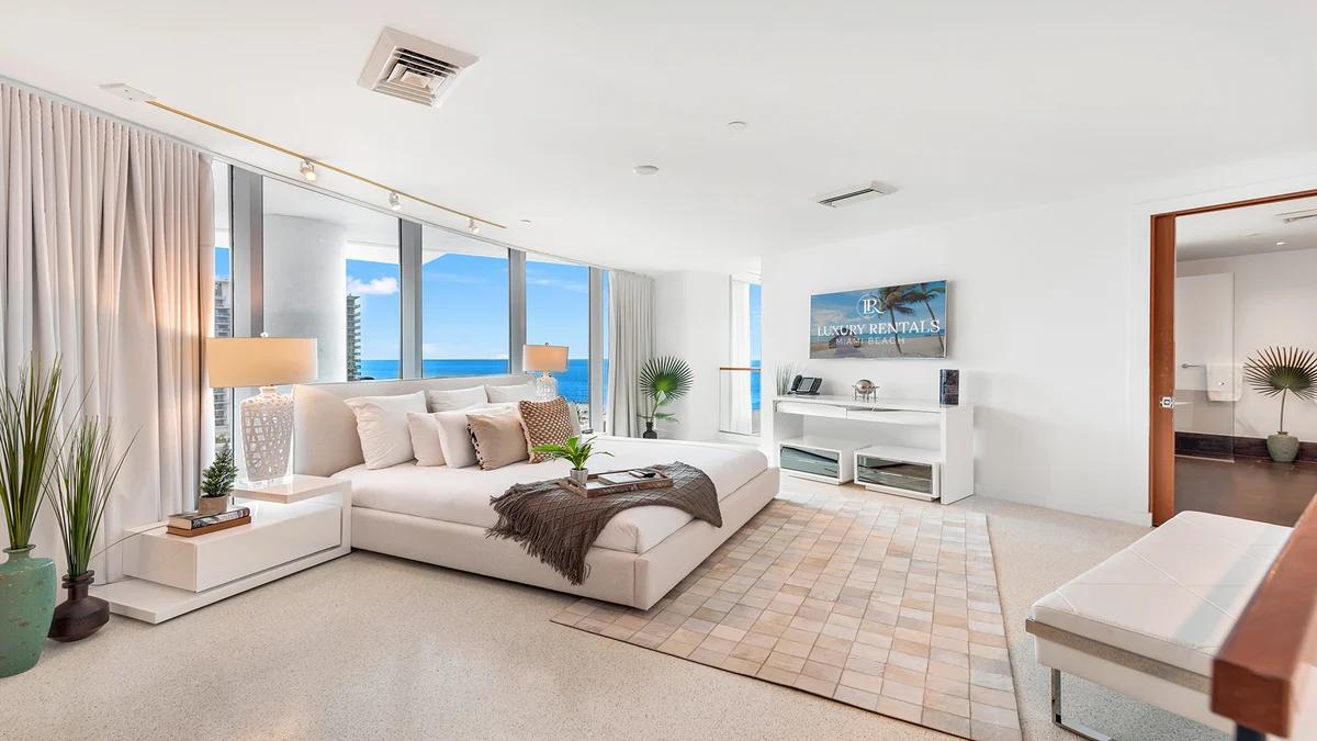 Condo in Miami Beach property photo 3