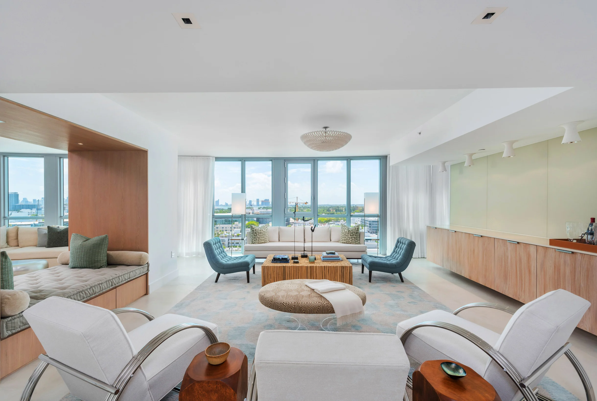 Condo in Miami Beach property photo 1