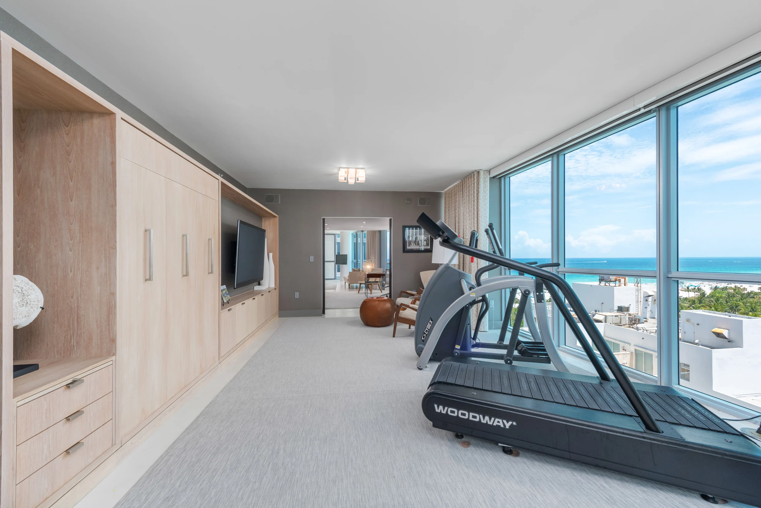 Condo in Miami Beach property photo 5