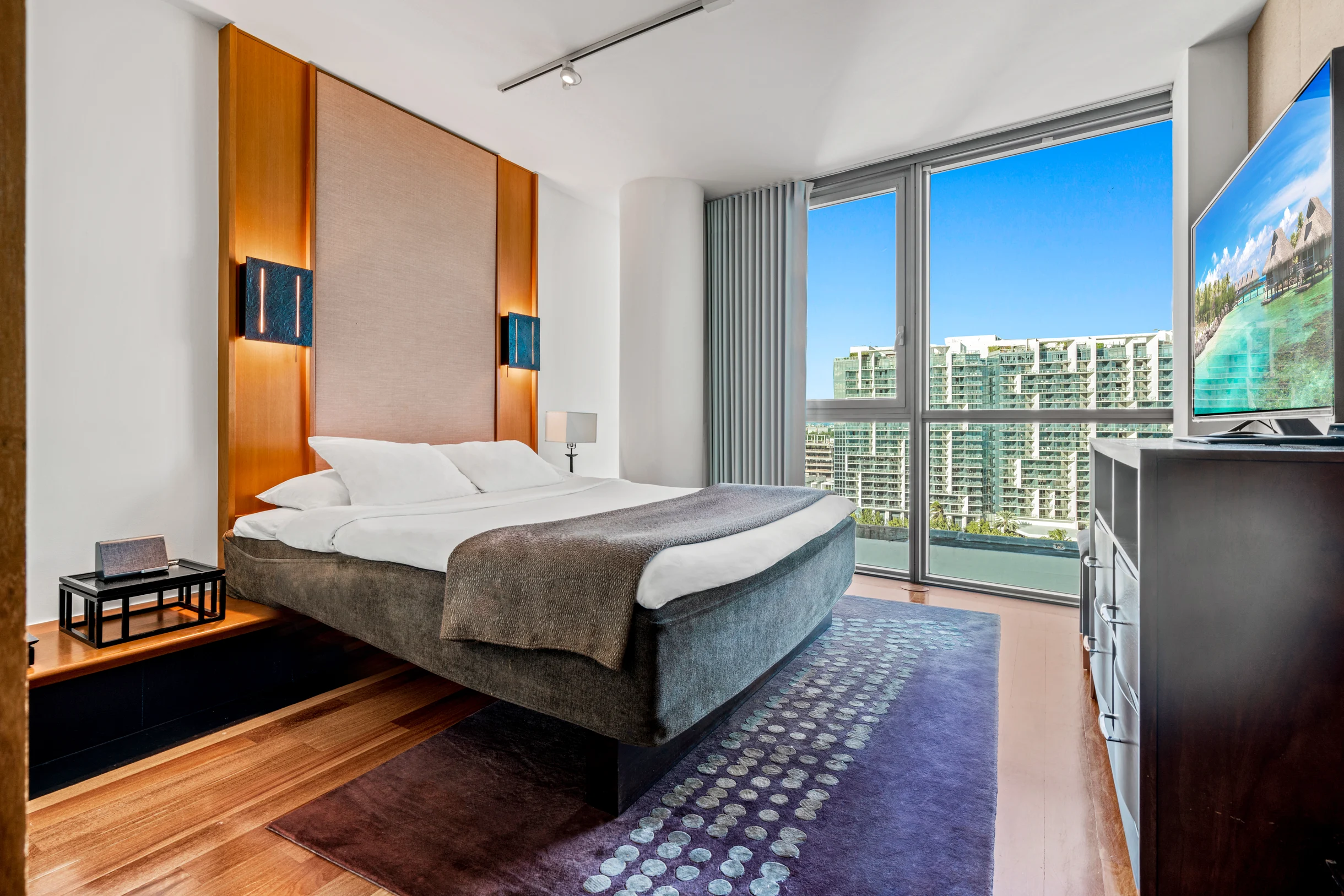 Condo in Miami Beach property photo 1