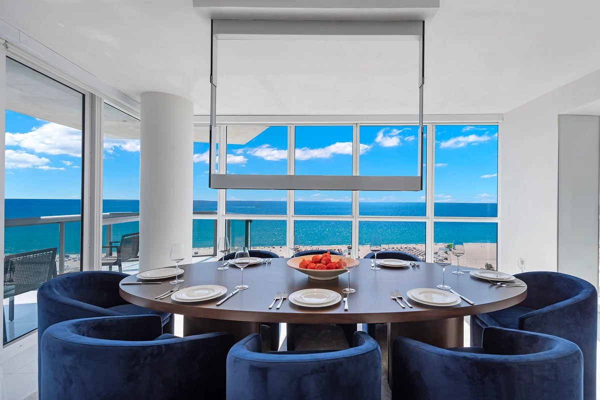 Condo in Miami Beach property photo 2