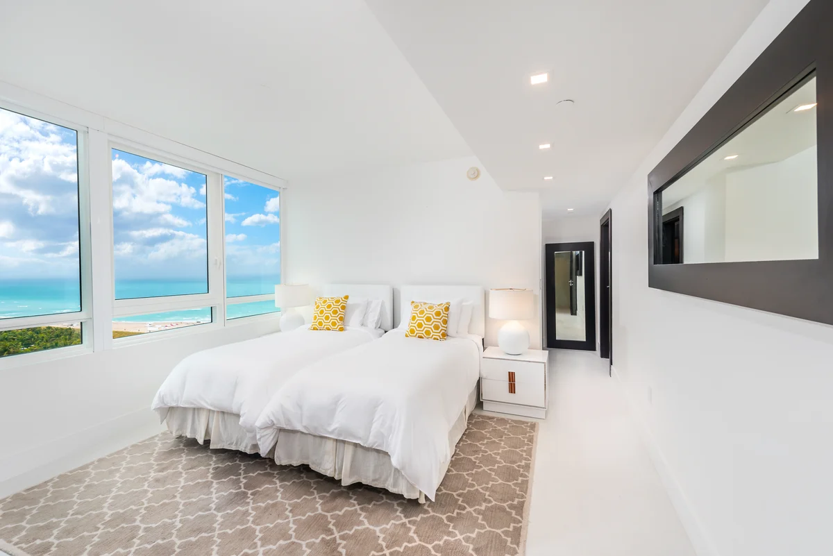 Bedroom 1 image 1