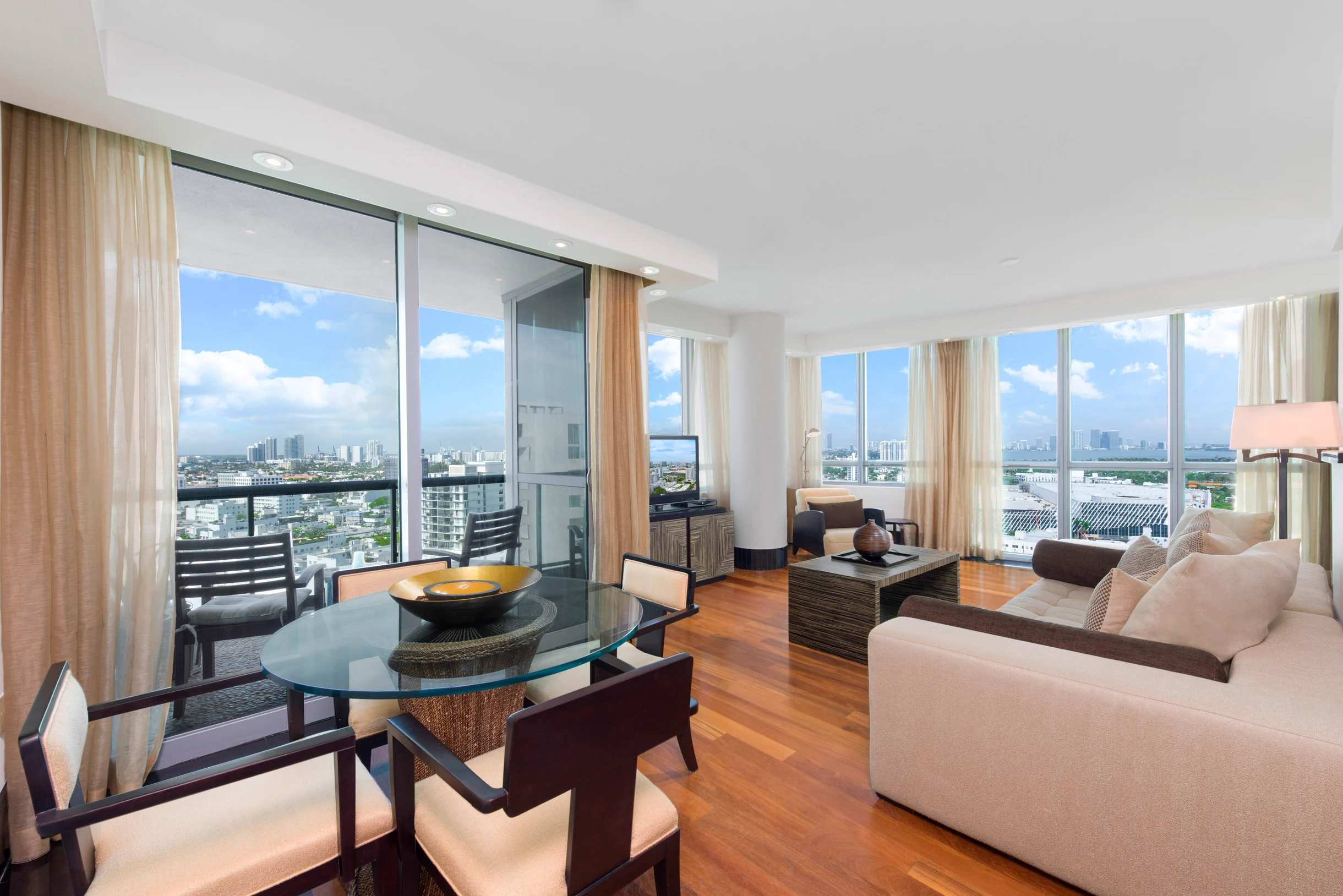 Condo in Miami Beach property photo 1